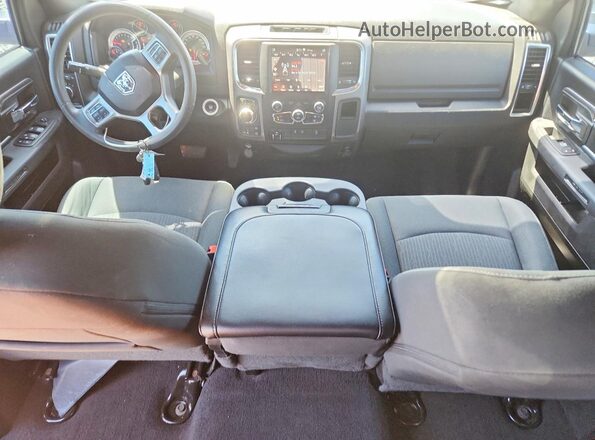 1C6RR7GT3MS568833 2021 RAM 1500 Черный Вид панели приборов