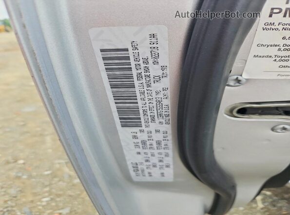 1C6RR7GT5GS264813 2016 RAM 1500 Silver Vista del compartimento del motor