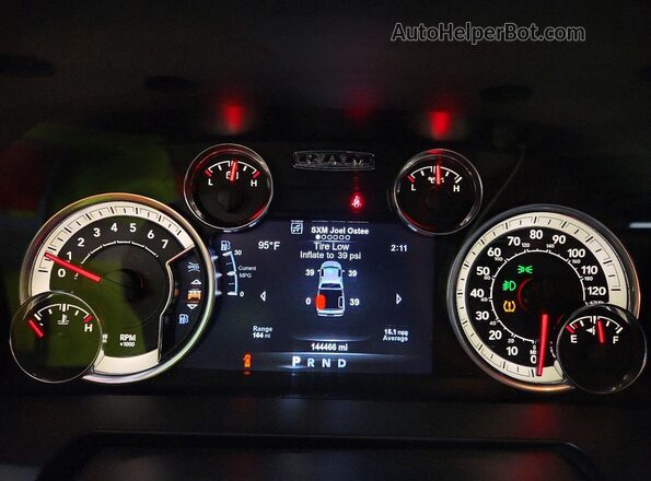 1C6RR7GT5JS312656 2018 RAM 1500 Charcoal Instrument cluster view
