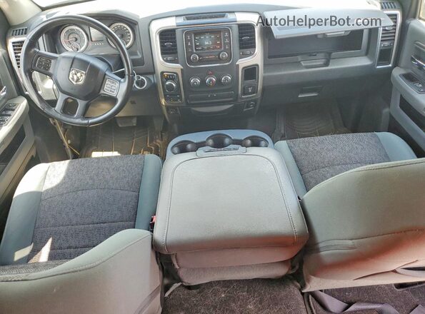 1C6RR7GT6GS221842 2016 RAM 1500 Silver Вид панелі приладів