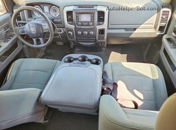 1C6RR7GT7HS521679 2017 RAM 1500 Gray Вид панелі приладів