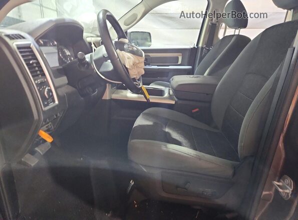 1C6RR7GT7LS104782 2020 RAM 1500 Brown Widok wnętrza z przodu