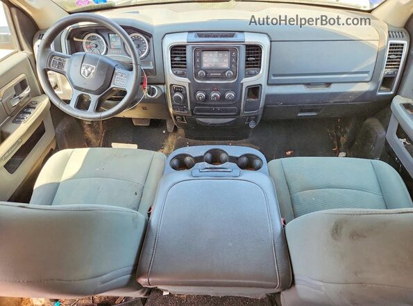 1C6RR7GT8JS141756 2018 RAM 1500 Blue Vista del salpicadero