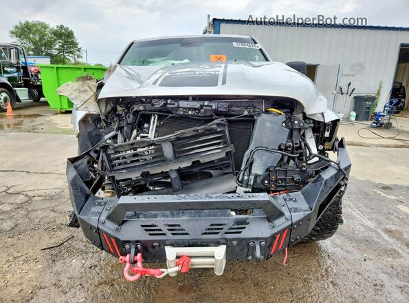 1C6RR7GTXHS515794 2017 RAM 1500 Серебряный Вид спереди