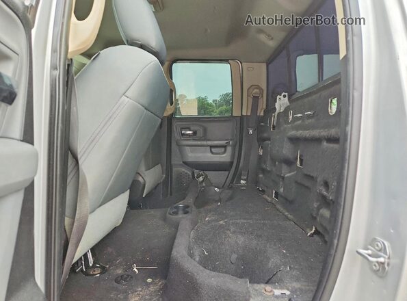 1C6RR7GTXHS515794 2017 RAM 1500 Серебряный Вид задних сидений
