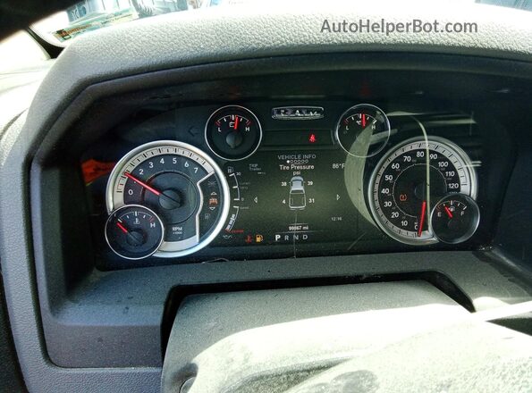 1C6RR7GTXJS312538 2018 RAM 1500 Gray ხელსაწყოთა პანელის ხედი