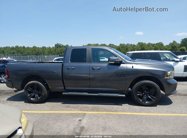 1C6RR7HG9JS260532 2018 RAM 1500 Black Widok wnętrza z tyłu