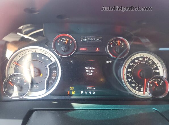 1C6RR7HT8HS818488 2017 RAM 1500 Red Вид щитка приладів