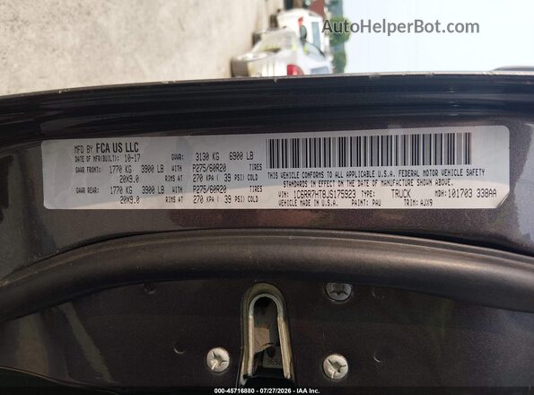 1C6RR7HT8JS175923 2018 RAM 1500 Gray Vista del compartimento del motor