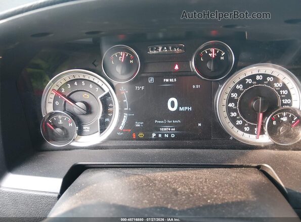 1C6RR7HT8JS175923 2018 RAM 1500 Gray Vista de los asientos traseros