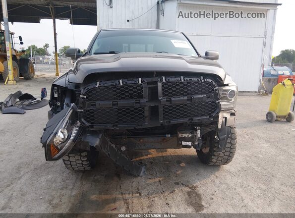 1C6RR7HT8JS175923 2018 RAM 1500 Gray Vista interior trasera
