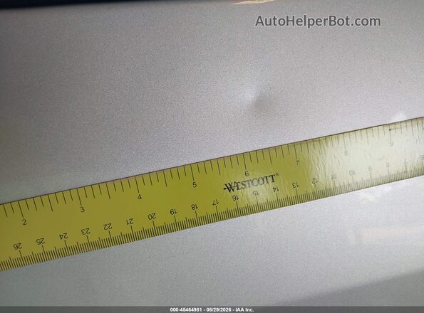 1C6RR7KG0GS339864 2016 RAM 1500 Silver Widok wnętrza z tyłu