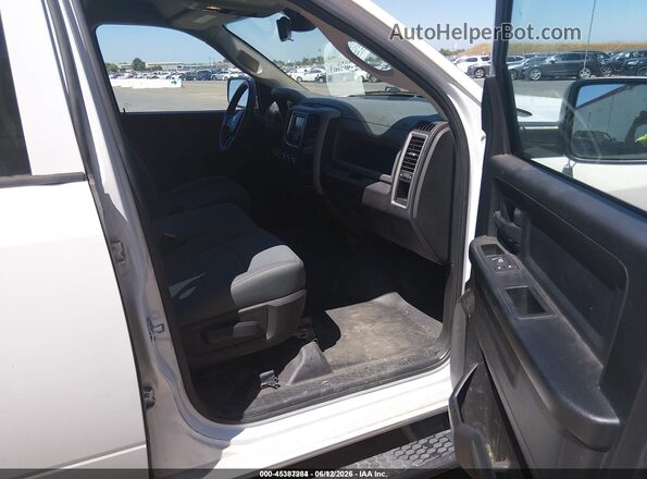 1C6RR7KG0GS362612 2016 RAM 1500 White Widok wnętrza z przodu
