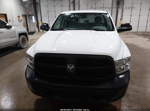1C6RR7KG0JS106185 2018 RAM 1500 White Widok deski rozdzielczej