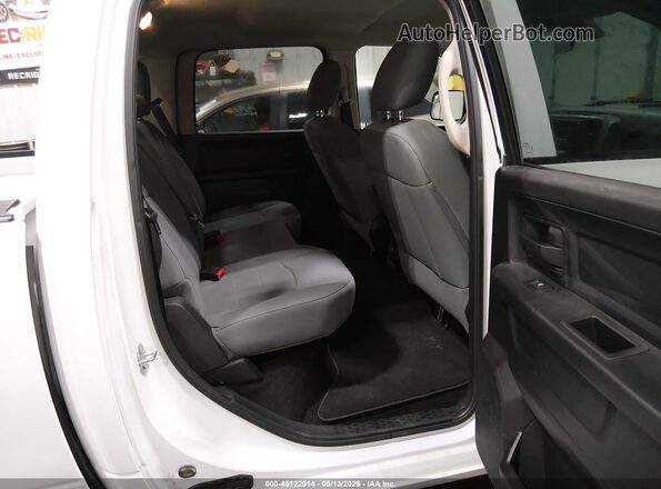 1C6RR7KG0JS106185 2018 RAM 1500 White Widok naklejki z numerem VIN
