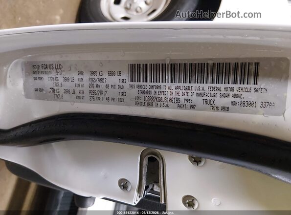 1C6RR7KG0JS106185 2018 RAM 1500 White Widok komory silnika
