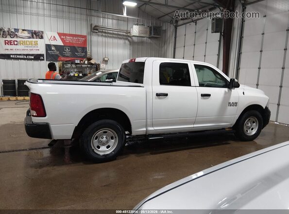 1C6RR7KG0JS106185 2018 RAM 1500 White Widok zestawu wskaźników