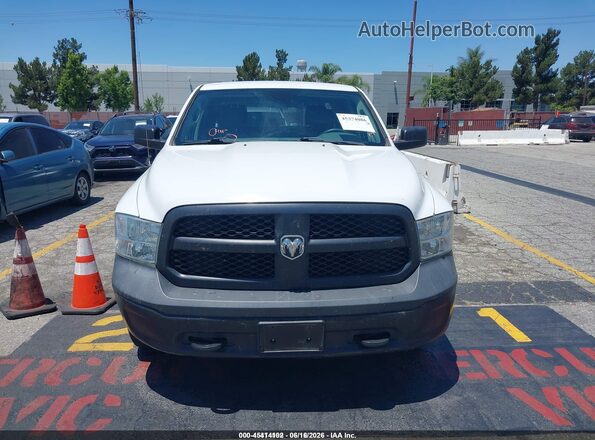 1C6RR7KG0JS272867 2018 RAM 1500 White Вид задньої частини салону