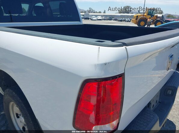1C6RR7KG0JS272867 2018 RAM 1500 White Вид спереду