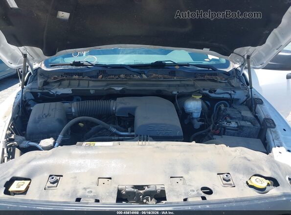 1C6RR7KG0JS272867 2018 RAM 1500 White Вид ззаду