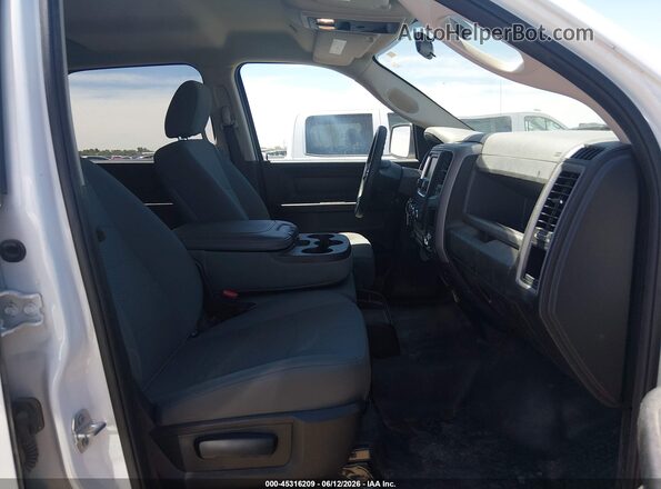 1C6RR7KG0JS286509 2018 RAM 1500 White Вид салону спереду