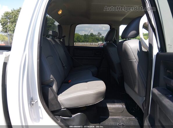 1C6RR7KG0JS319007 2018 RAM 1500 White Widok naklejki z numerem VIN
