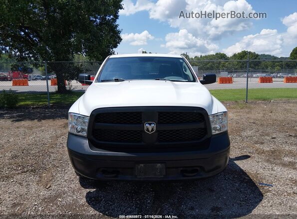 1C6RR7KG0JS319007 2018 RAM 1500 White Widok zestawu wskaźników