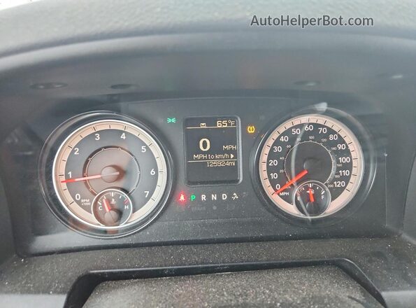 1C6RR7KG1GS414121 2016 RAM 1500 Black Սարքավորումների վահանակի տեսք