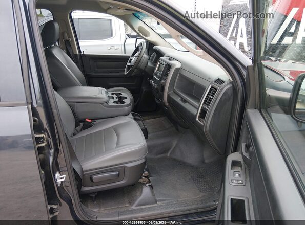 1C6RR7KG1HS766083 2017 RAM 1500 Gray Вид салону спереду