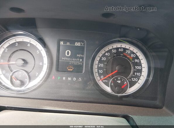 1C6RR7KG1HS787225 2017 RAM 1500 Maroon Vista de los asientos traseros
