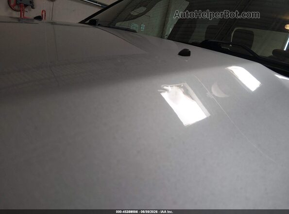 1C6RR7KG1JS106146 2018 RAM 1500 Silver 