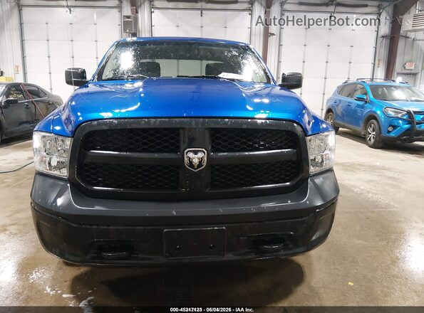 1C6RR7KG1JS300482 2018 RAM 1500 Синий Вид щитка приборов