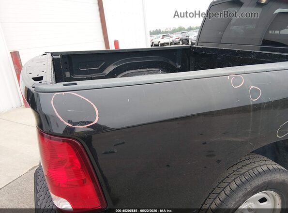 1C6RR7KG1JS306735 2018 RAM 1500 Black 