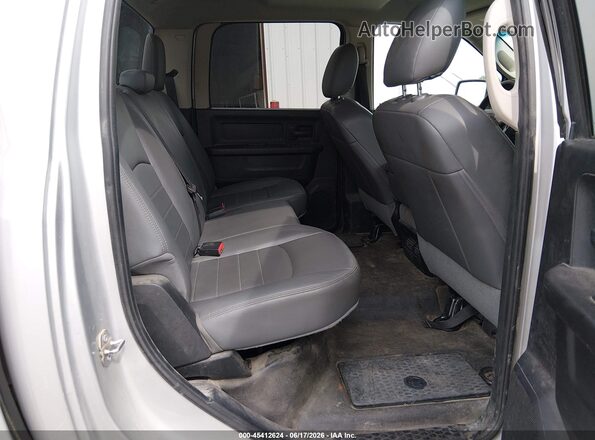 1C6RR7KG1JS306749 2018 RAM 1500 Silver VIN sticker view