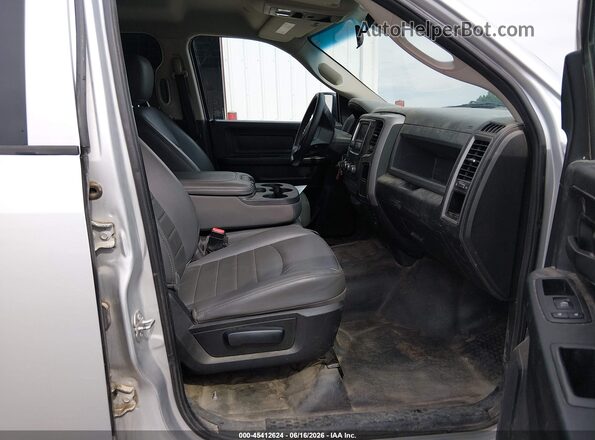 1C6RR7KG1JS306749 2018 RAM 1500 Silver Front interior view