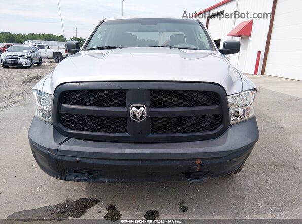 1C6RR7KG1JS306749 2018 RAM 1500 Silver Instrument cluster view