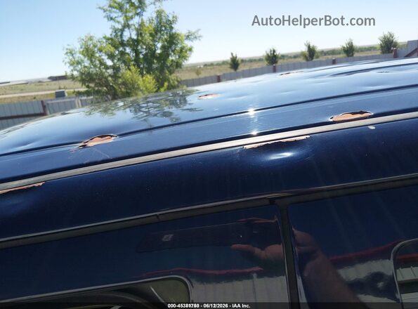 1C6RR7KG1JS318982 2018 RAM 1500 Blue Rear interior view