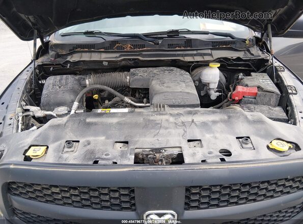 1C6RR7KG2JS177856 2018 RAM 1500 Gray Вид ззаду