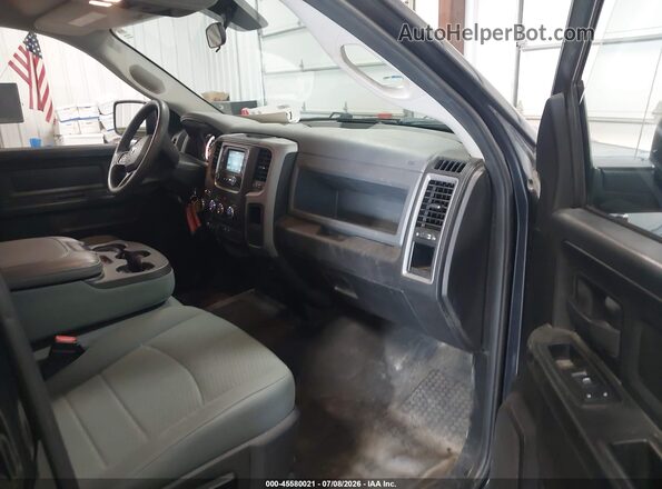 1C6RR7KG2JS306744 2018 RAM 1500 Dark Blue Widok wnętrza z przodu