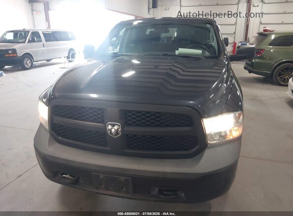 1C6RR7KG2JS306744 2018 RAM 1500 Dark Blue Widok zestawu wskaźników