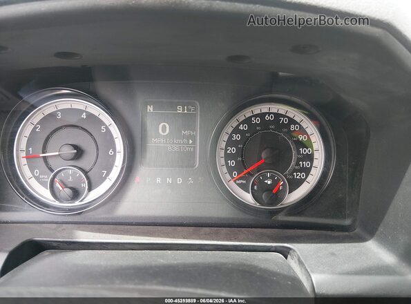 1C6RR7KG3GS345383 2016 RAM 1500 White Vista de los asientos traseros
