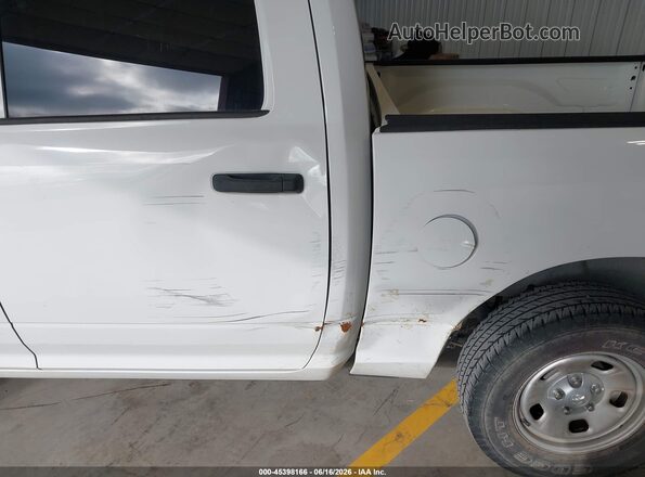 1C6RR7KG3GS349028 2016 RAM 1500 White Front view