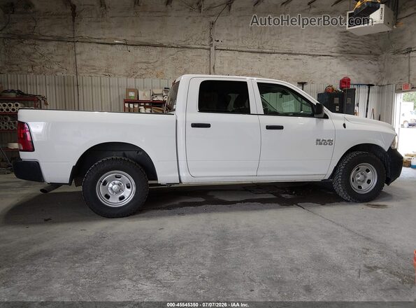 1C6RR7KG3JS293129 2018 RAM 1500 Белый Вид задней части салона