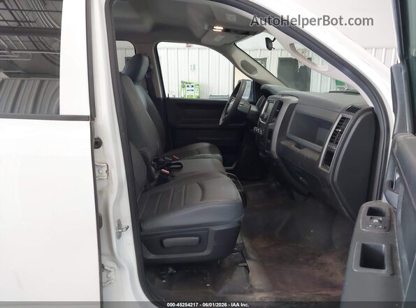 1C6RR7KG4JS263458 2018 RAM 1500 White Vista interior delantera
