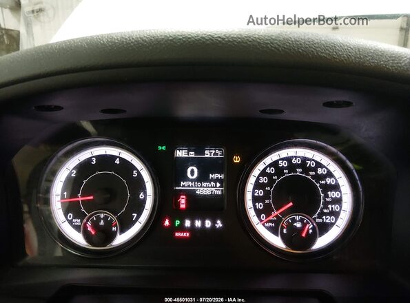 1C6RR7KG4JS294225 2018 RAM 1500 White Widok tylnych siedzeń