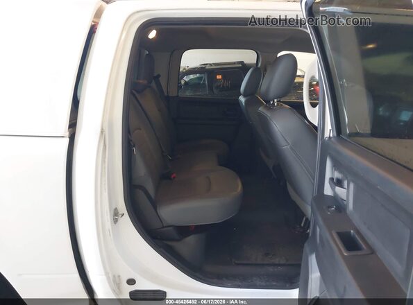 1C6RR7KG4JS318989 2018 RAM 1500 White Vista de la etiqueta del VIN