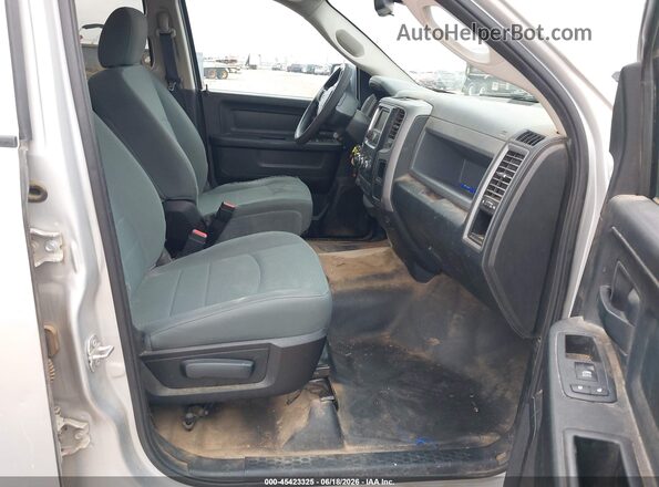 1C6RR7KG5GS348978 2016 RAM 1500 Silver Front interior view