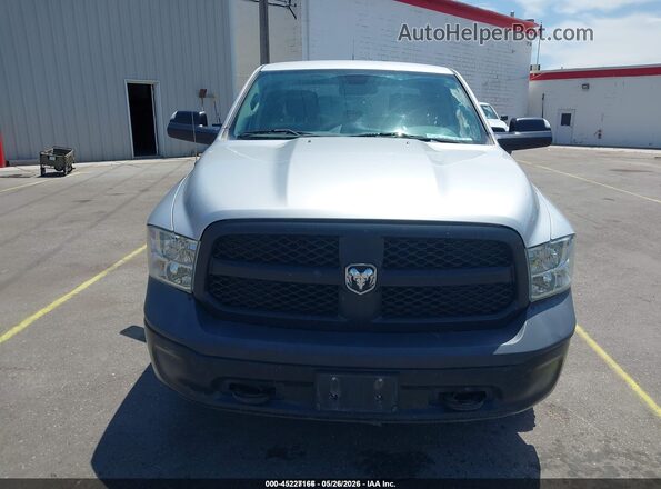 1C6RR7KG5GS348995 2016 RAM 1500 Gray Widok wnętrza z tyłu