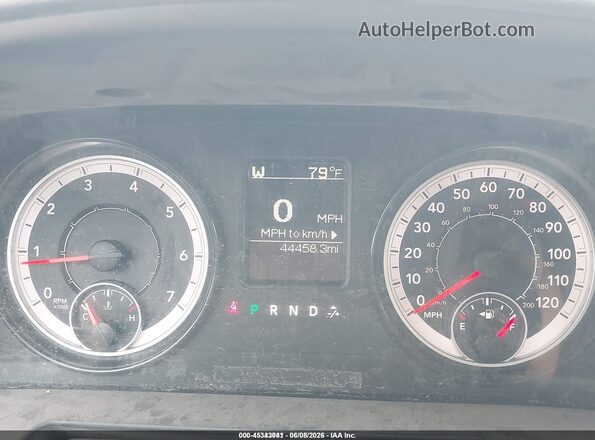 1C6RR7KG5GS369684 2016 RAM 1500 Blue Widok tylnych siedzeń