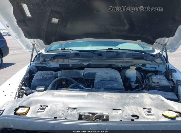 1C6RR7KG5JS144172 2018 RAM 1500 Белый Вид сзади